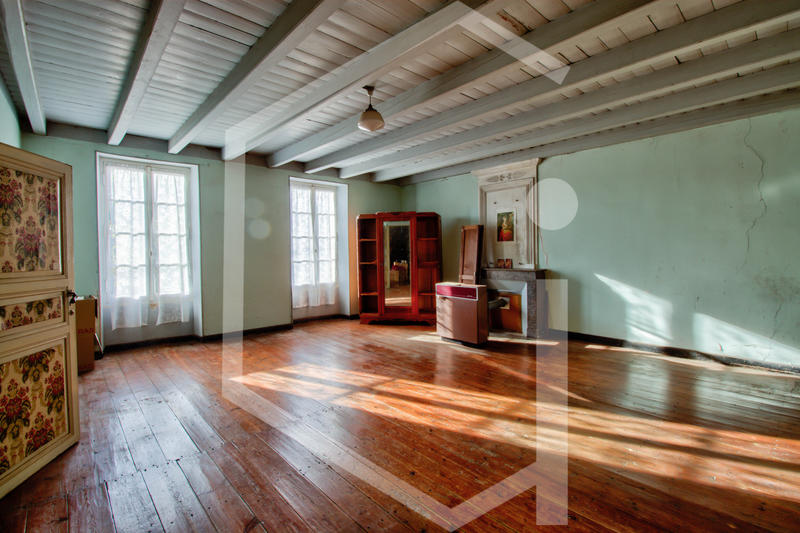 Maison - 200 m² - 4 pièces