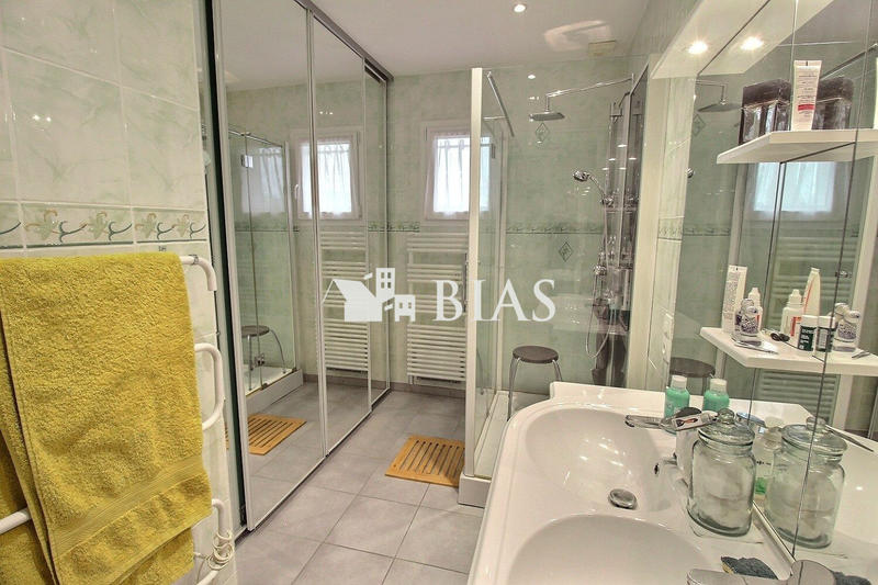 Maison contemporaine - 127 m² - 6 pièces