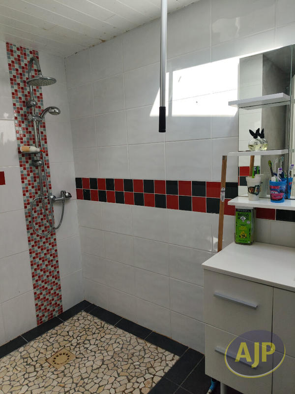 Maison - 65 m² - 3 pièces