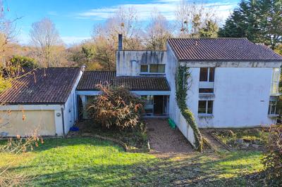 Maison - 183 m² - 7 pièces