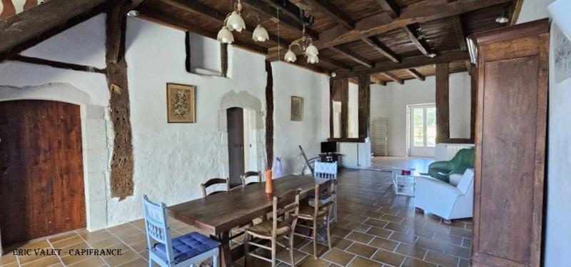 Maison - 285 m² - 9 pièces