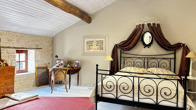 Maison - 215 m² - 5 pièces