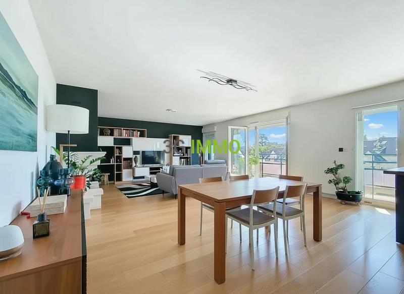 Appartement - 93 m² - 3 pièces