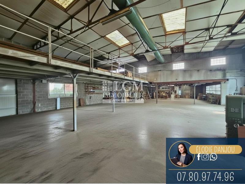 Propriété - 285 m² - 9 pièces