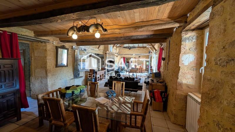 Maison - 230 m² - 4 pièces