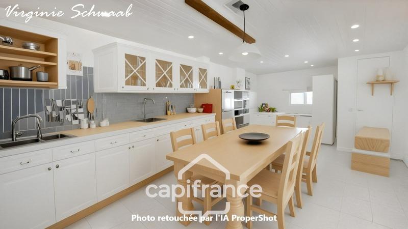 Maison - 219 m² - 8 pièces