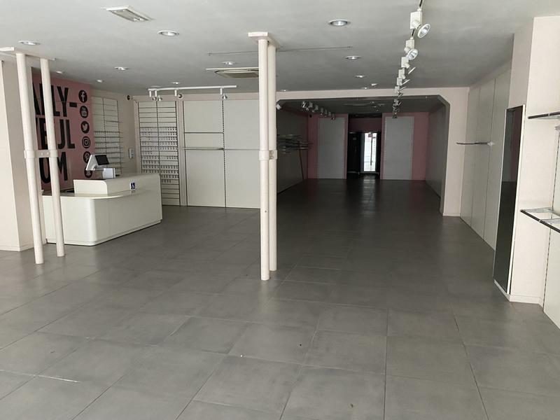 Local commercial - 200 m²