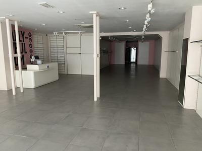 Local commercial - 200 m²