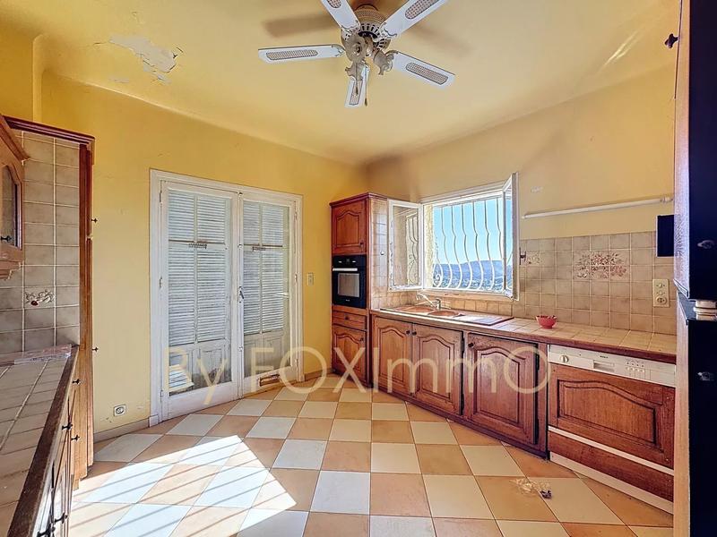 Villa - 250 m² - 8 pièces