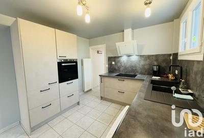 Maison - 93 m² - 4 pièces