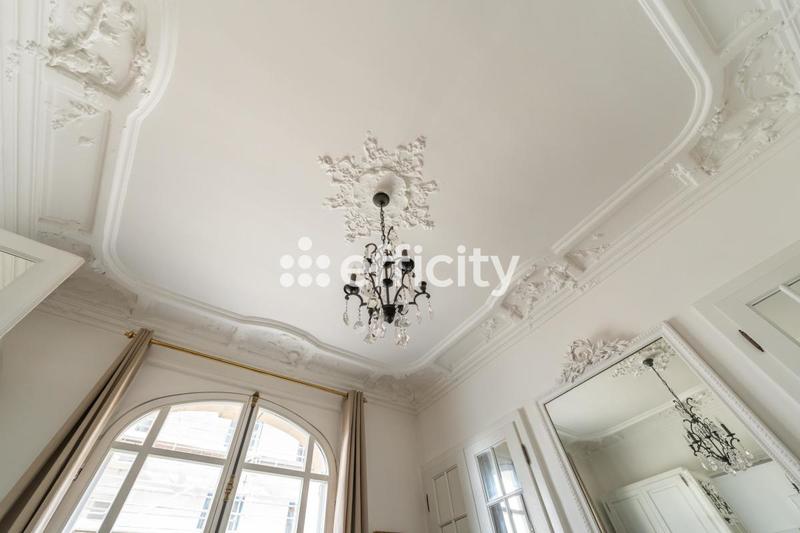 Appartement bourgeois - 82 m² - 4 pièces