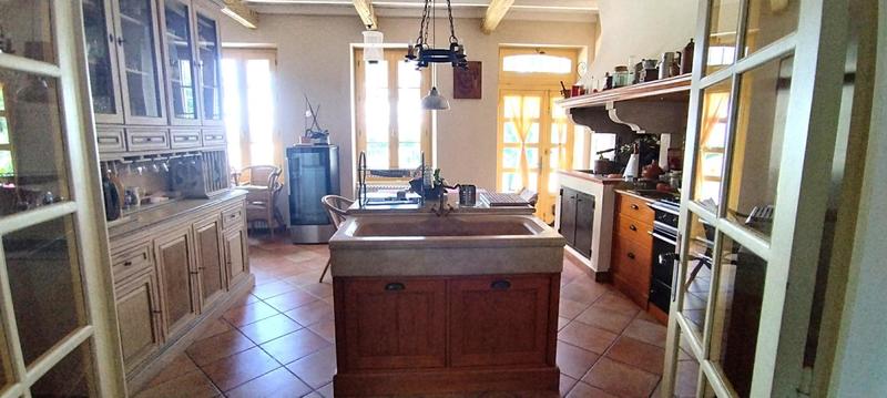 Maison - 409 m² - 17 pièces