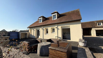 Maison - 90 m² - 6 pièces