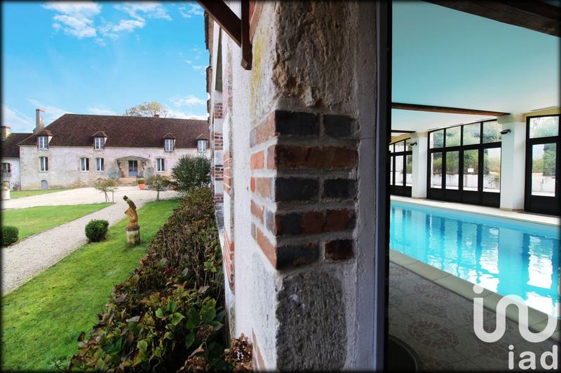 Maison - 1 500 m² - 25 pièces