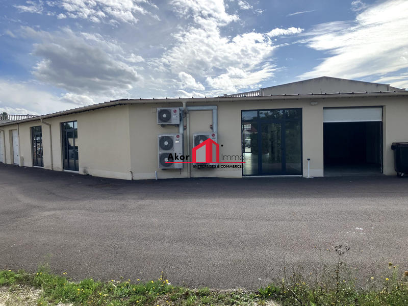 Local commercial - 330 m² - 2 pièces