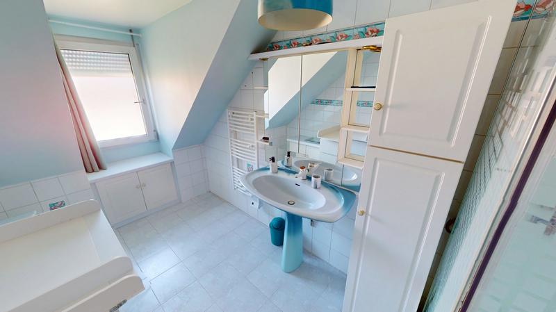 Maison - 180 m² - 6 pièces