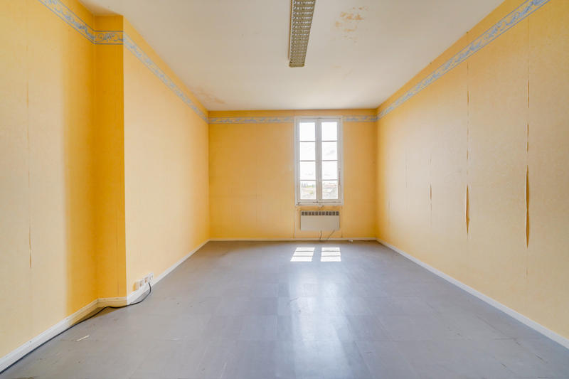 Maison - 250 m² - 11 pièces
