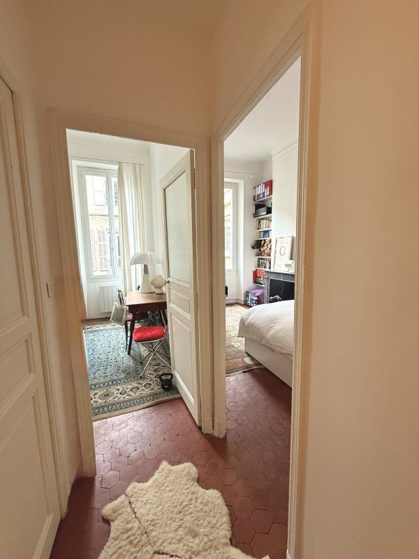 Appartement ancien - 104 m² - 3 pièces