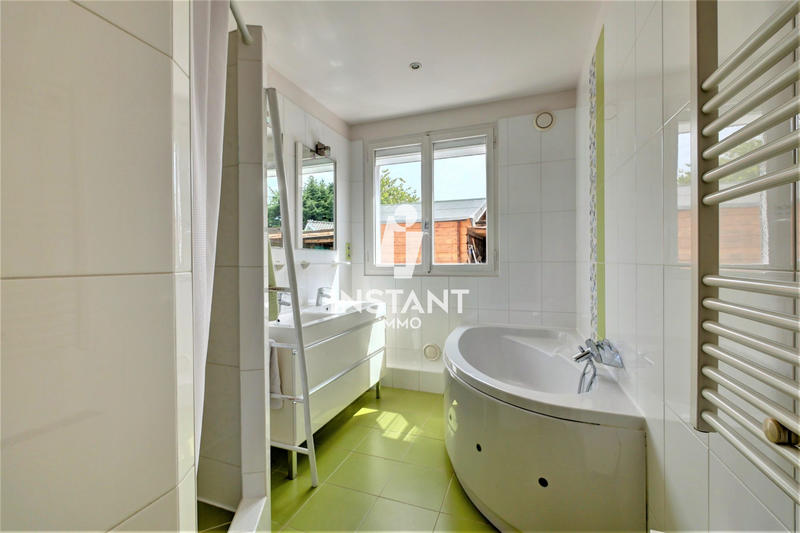 Maison - 170 m² - 8 pièces