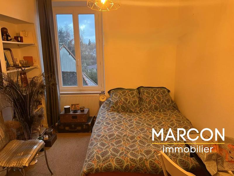 Maison - 210 m² - 10 pièces