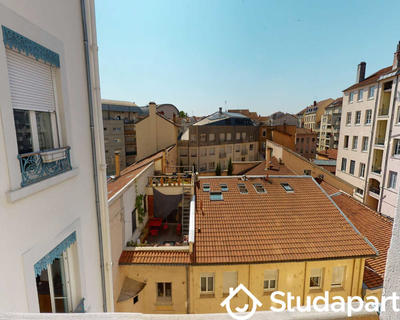 Chambre - 80 m² - 1 pièce