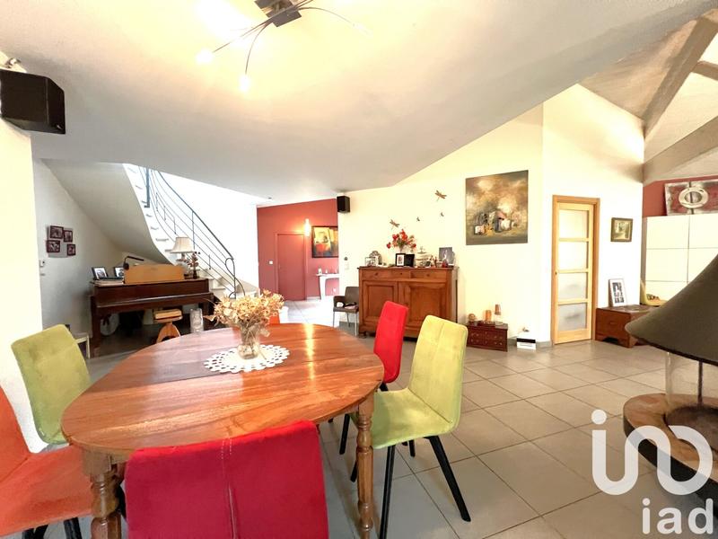 Maison - 240 m² - 8 pièces