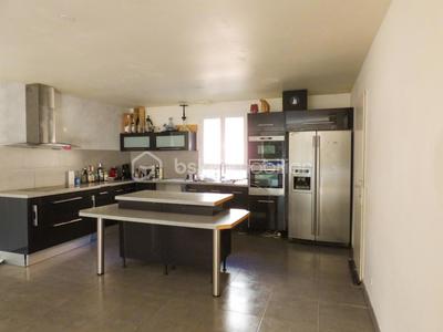 Maison - 99 m² - 5 pièces