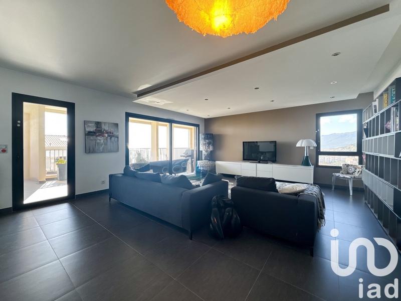 Appartement - 122 m² - 5 pièces