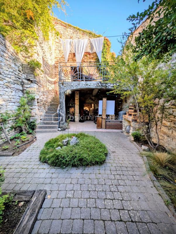 Maison en pierre - 186 m² - 6 pièces