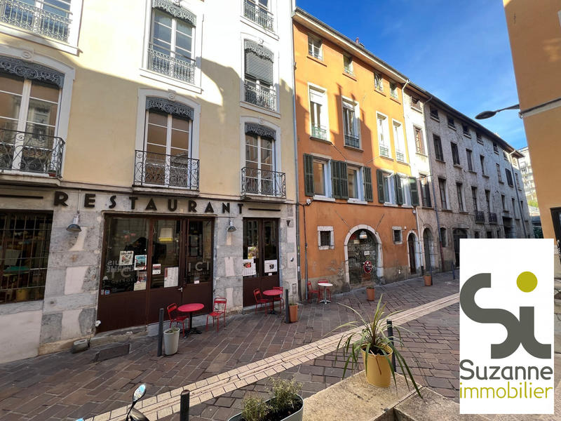 Appartement - 144 m² - 5 pièces