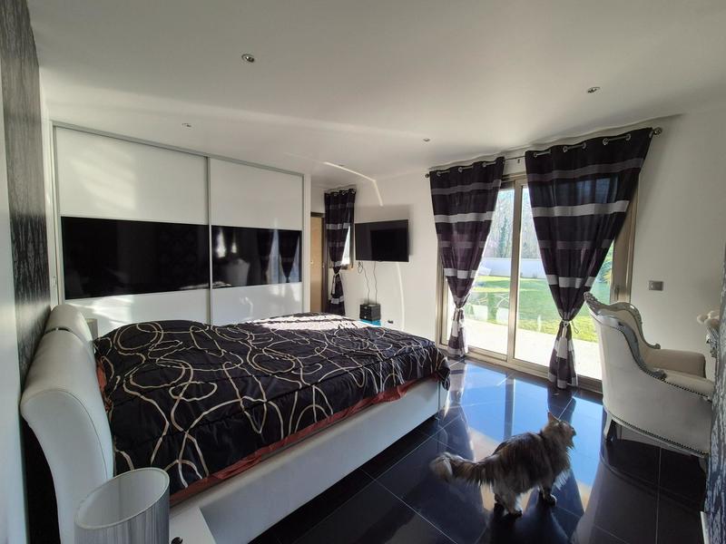 Maison - 471 m² - 15 pièces