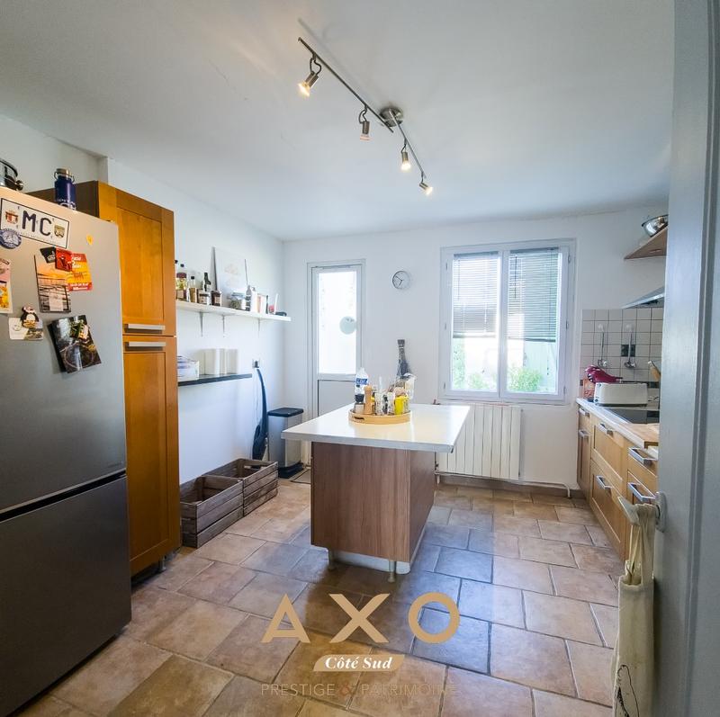 Maison - 251 m² - 8 pièces