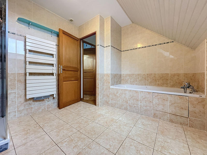 Maison - 156 m² - 7 pièces