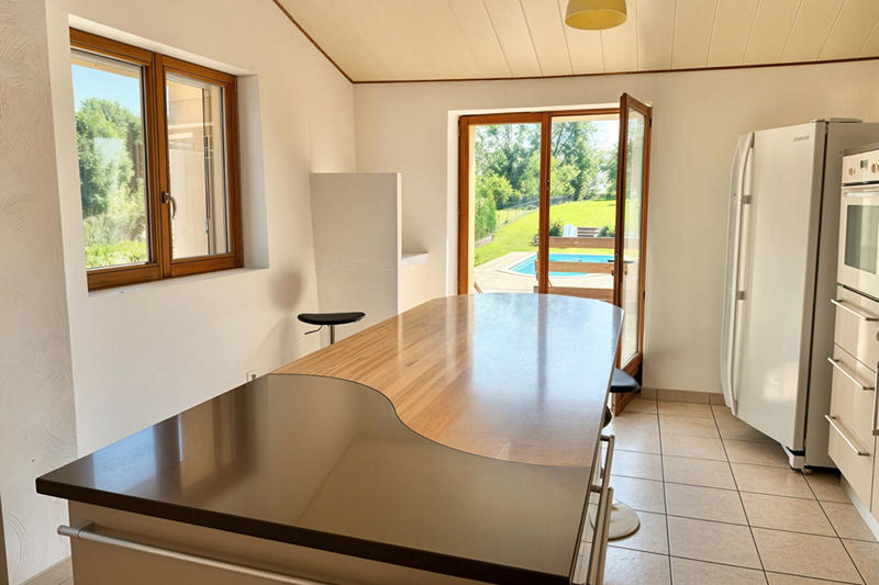 Maison - 269 m² - 9 pièces