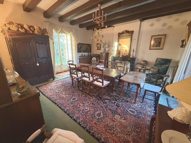 Maison - 446 m² - 24 pièces