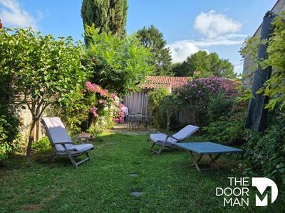 Maison de ville - 236 m² - 11 pièces