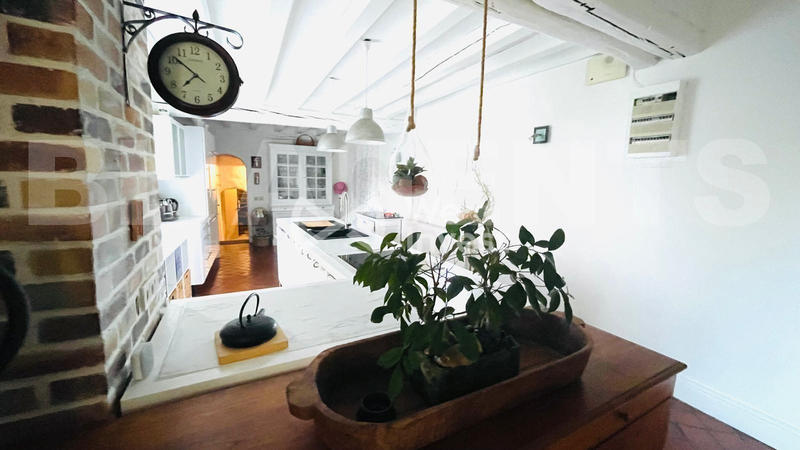 Maison - 261 m² - 8 pièces