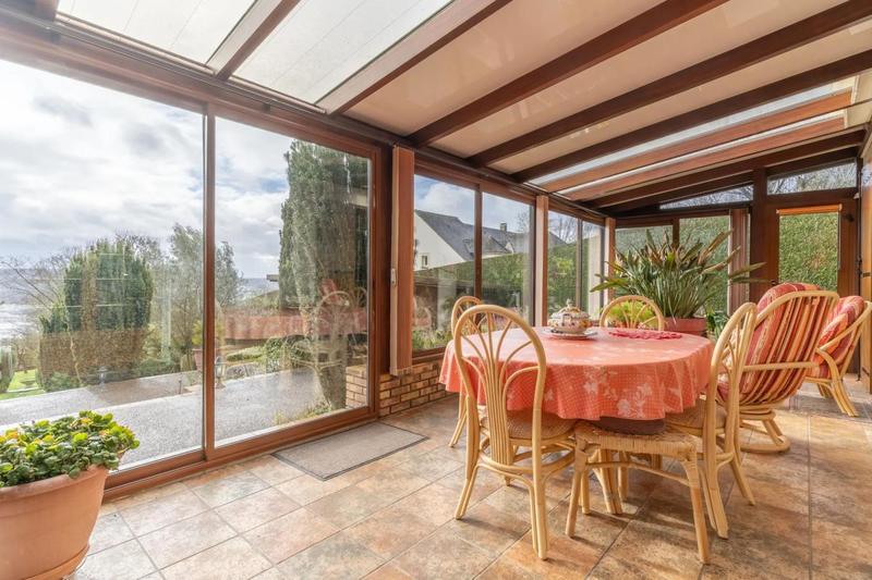 Maison - 220 m² - 8 pièces