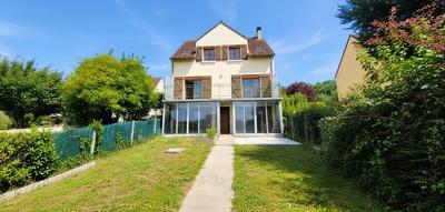 Maison traditionnelle - 180 m² - 8 pièces