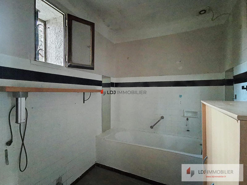 Maison - 180 m² - 8 pièces