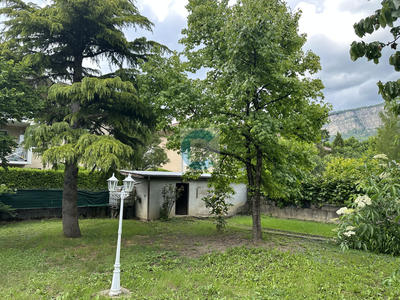 Maison - 187 m² - 9 pièces