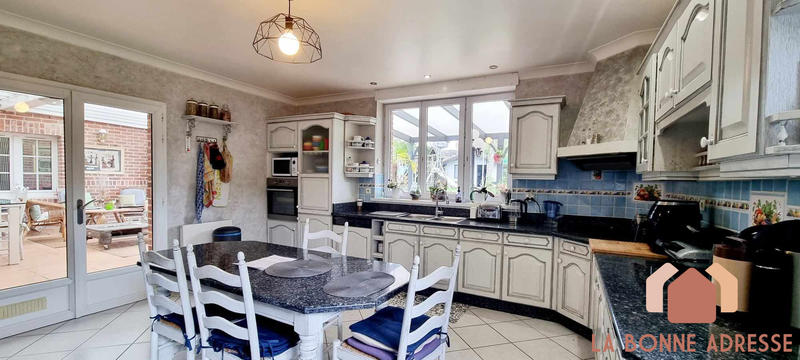 Villa - 220 m² - 6 pièces