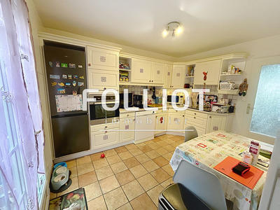 Maison - 90 m² - 5 pièces