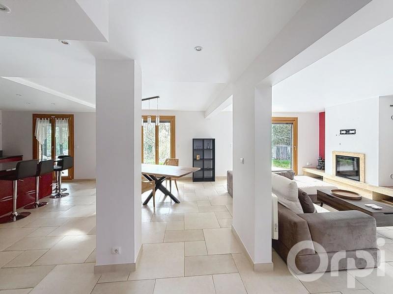 Maison - 137 m² - 5 pièces