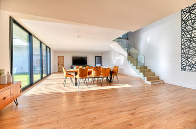 Maison - 231 m² - 6 pièces