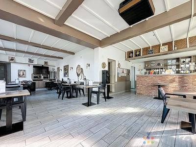 Local commercial - 338 m²