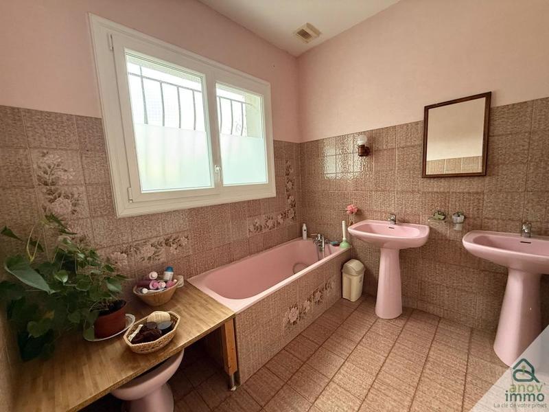 Maison - 172 m² - 9 pièces