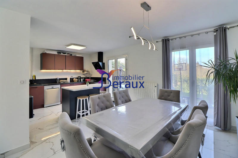 Maison - 95 m² - 4 pièces