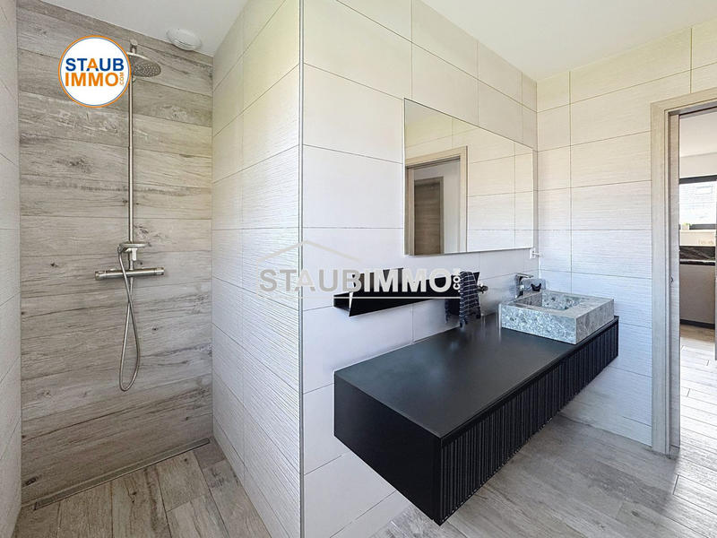 Maison - 195 m² - 7 pièces