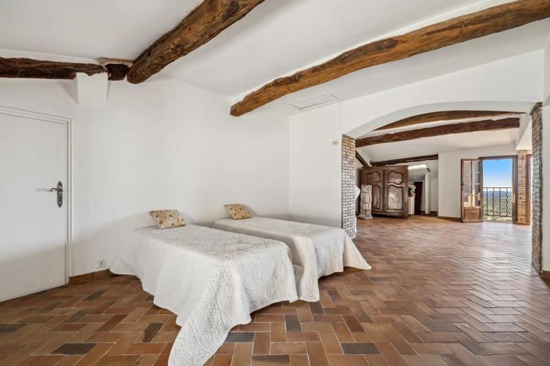 Appartement - 193 m² - 4 pièces